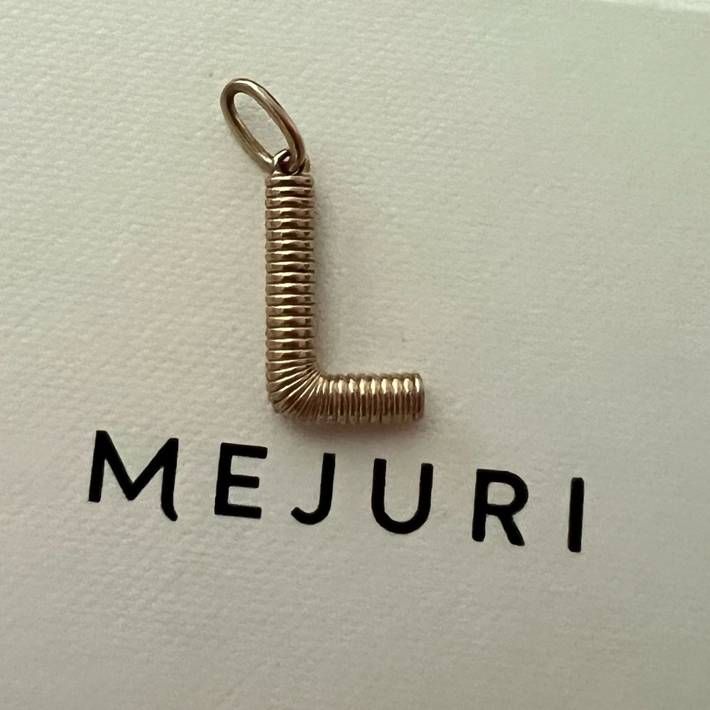 Mejuri Bold pendant initial vermeil L